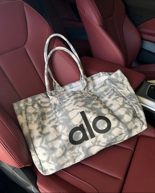 A L O Tote bag