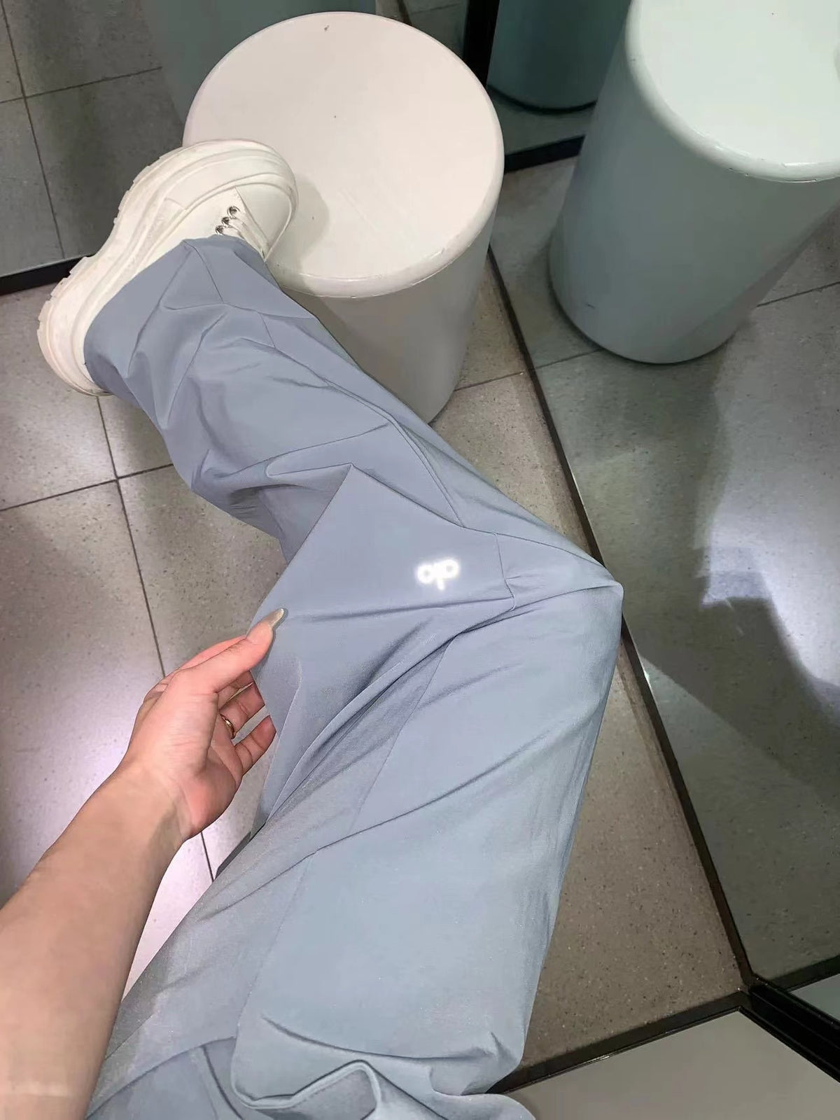 A L O Yoga Trousers