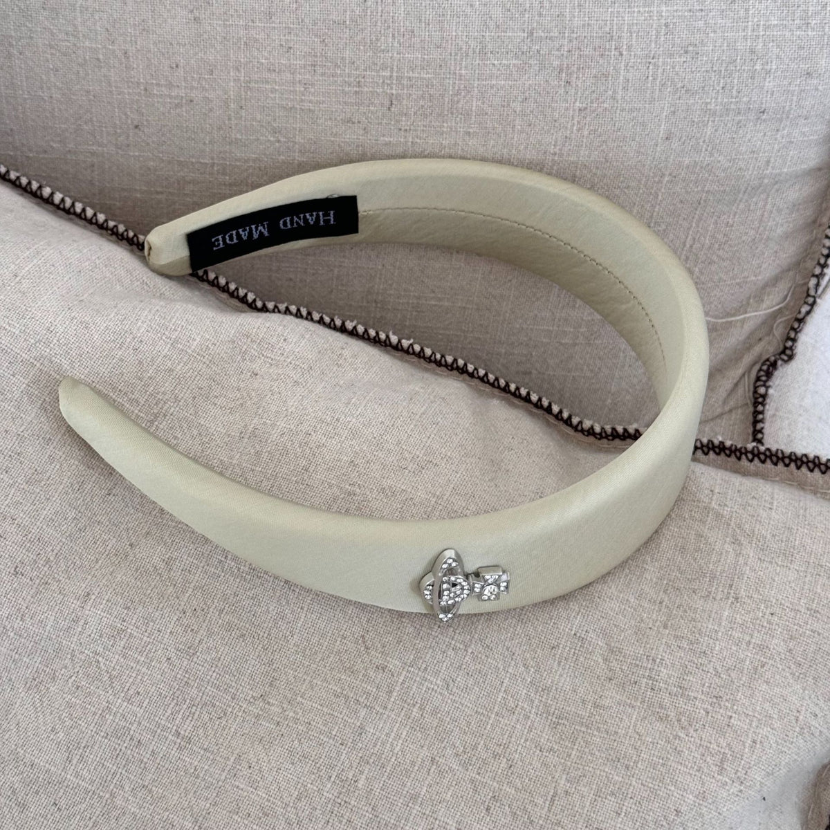 VW Hairband